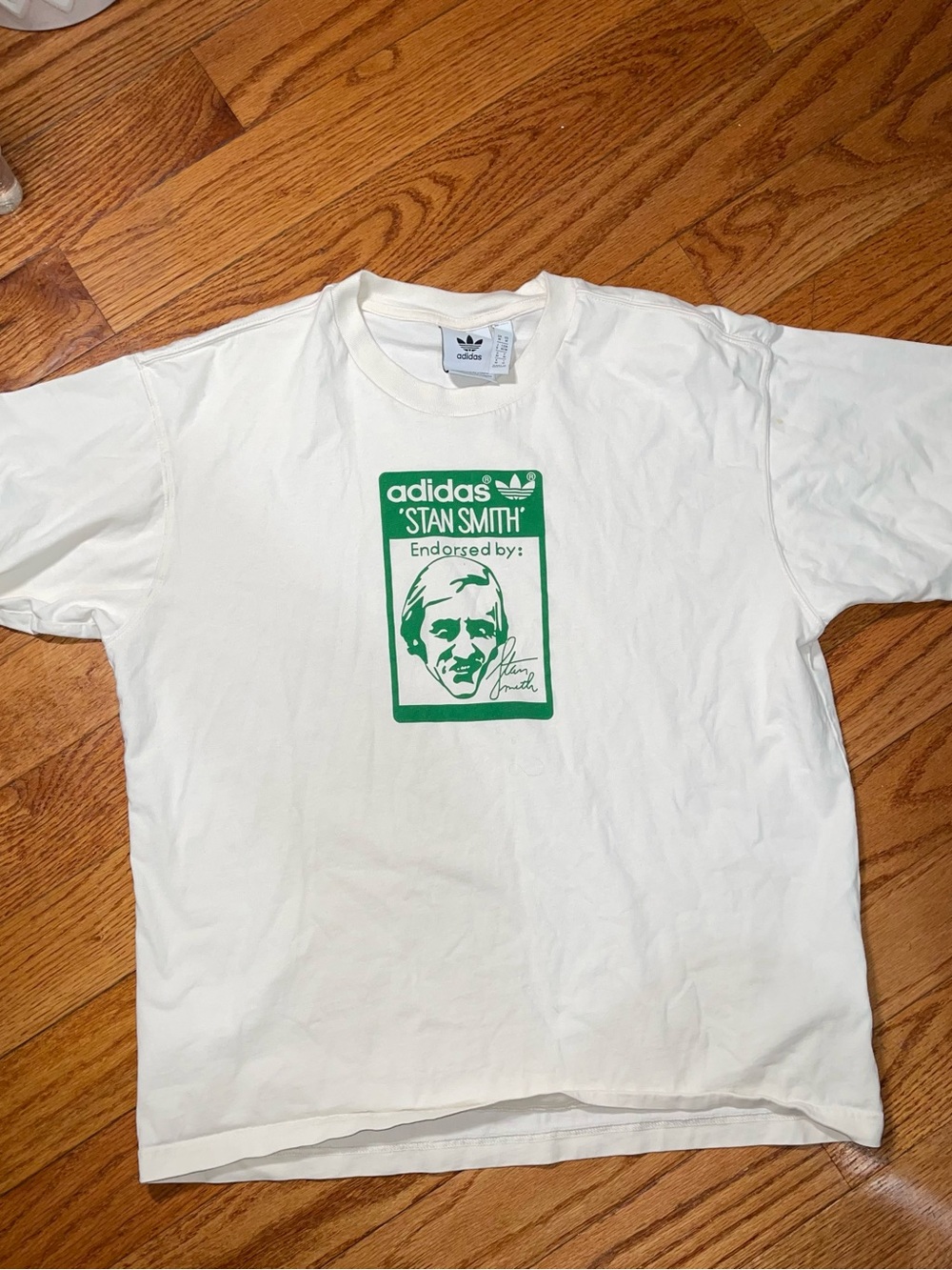 adidas White Short-Sleeve Stan Smith Graphic Tee with Green Logo size medium men